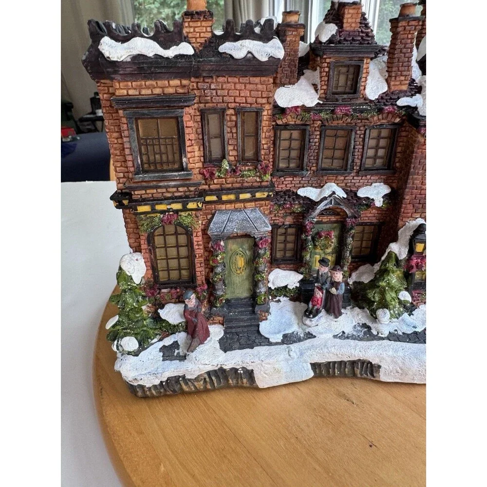 2008 Target Holiday Christmas Lighted House Building (C7 Bulbs) 2 Bulb Fixture